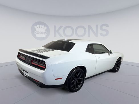 Used 2019 Dodge Challenger SXT w/ Plus Package image 7