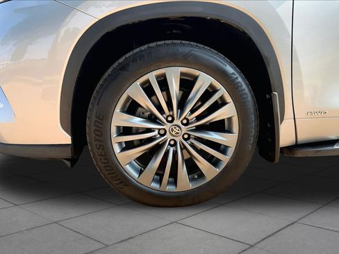 Used 2020 Toyota Highlander Platinum AWD/4WD image 27