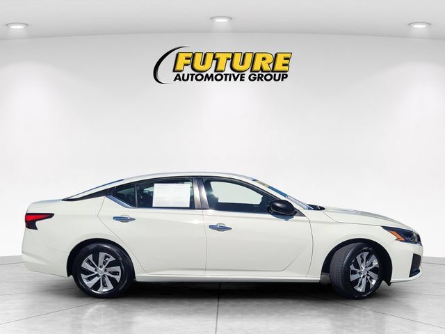Certified 2025 Nissan Altima 2.5 S FWD image 3