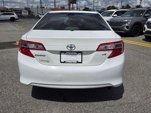 Used 2012 Toyota Camry LE FWD image 10