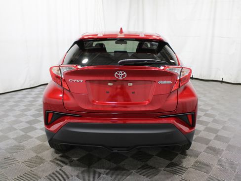 Used 2021 Toyota C-HR XLE image 30