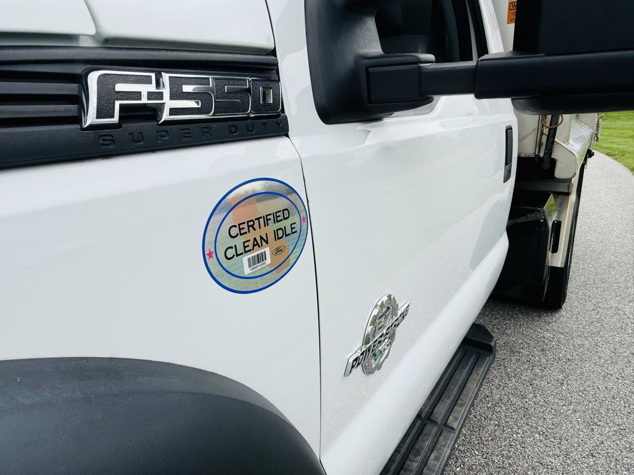 Used 2016 Ford F550 4x4 Regular Cab Super Duty image 2