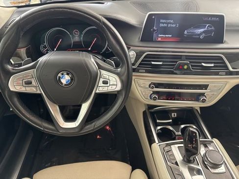 Used 2016 BMW 750i xDrive image 28