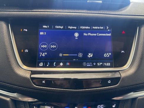 Used 2025 Cadillac XT6 Luxury image 28