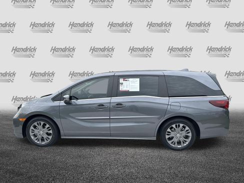 Used 2025 Honda Odyssey Touring image 7