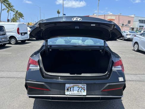 Used 2024 Hyundai Elantra SEL FWD image 18