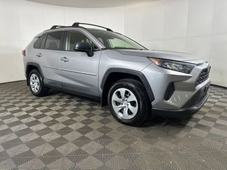Used 2019 Toyota RAV4 LE video 2