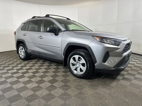 Used 2019 Toyota RAV4 LE image 2
