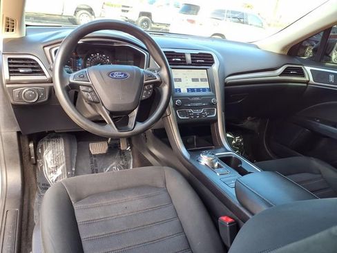 Used 2020 Ford Fusion SE FWD image 11
