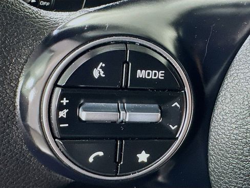 Certified 2023 Kia Soul LX w/ LX Technology Package FWD image 7