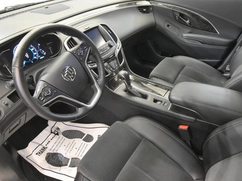 Used 2015 Buick LaCrosse image 12