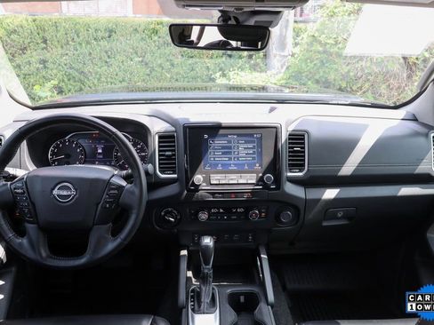 Used 2024 Nissan Frontier SL w/ Technology Package image 18