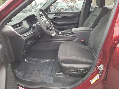 New 2025 Jeep Grand Cherokee Laredo X w/ Luxury Tech Group I image 19