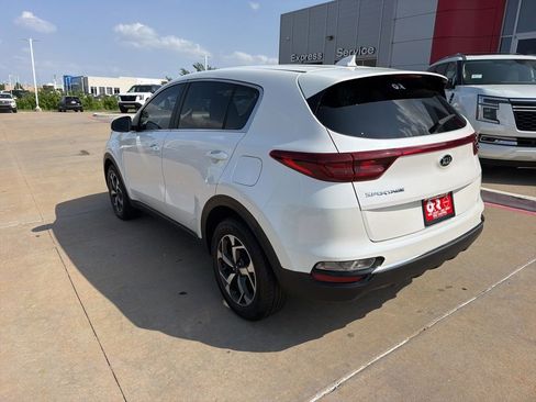 Used 2022 Kia Sportage LX FWD image 3