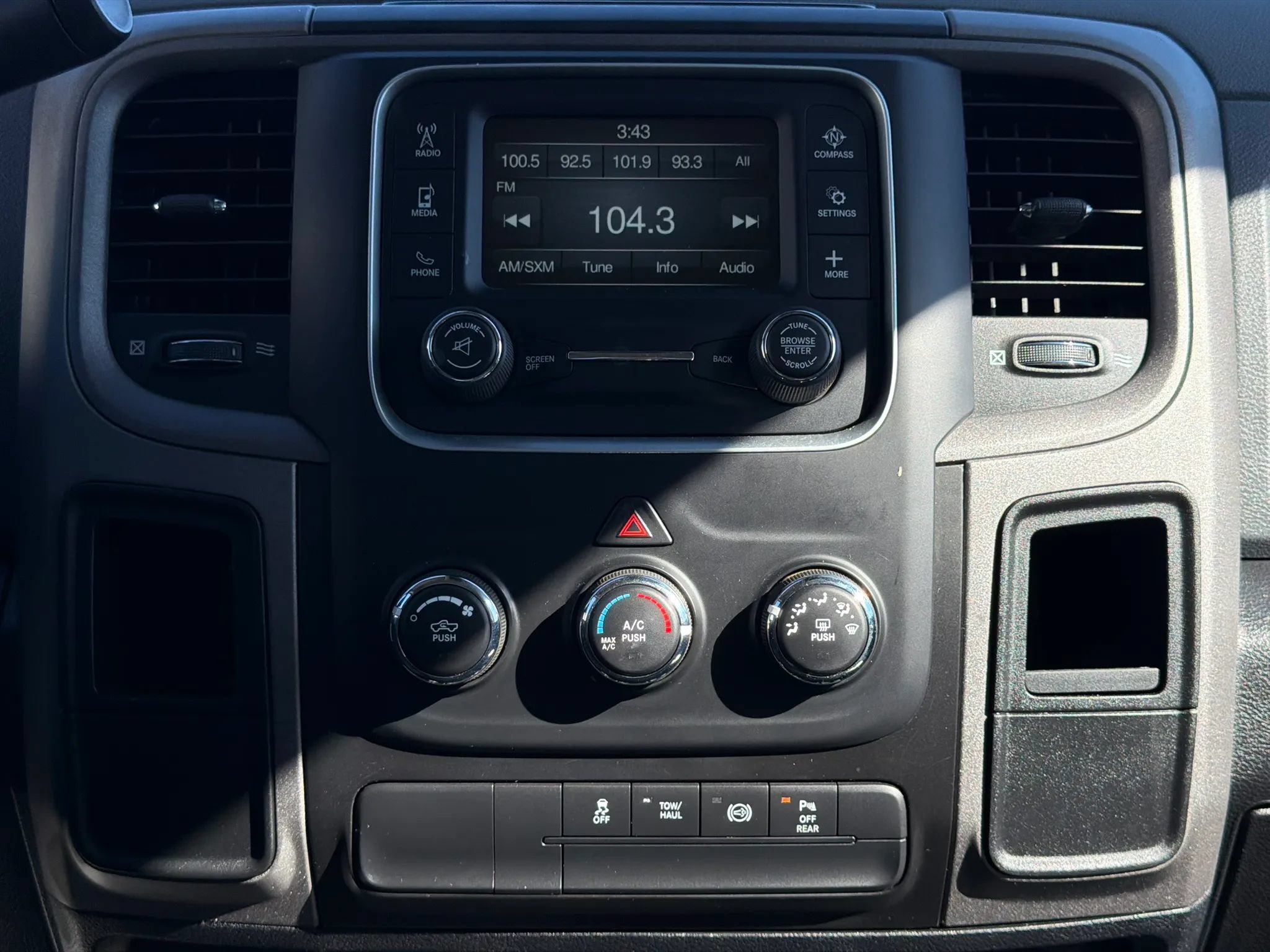 Used 2018 RAM 2500 Tradesman w/ Chrome Appearance Group AWD/4WD image 24
