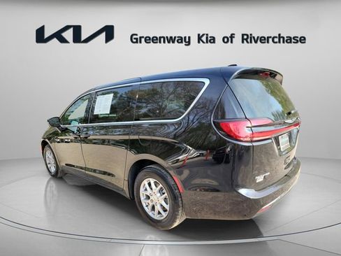 Used 2025 Chrysler Pacifica Select FWD image 5