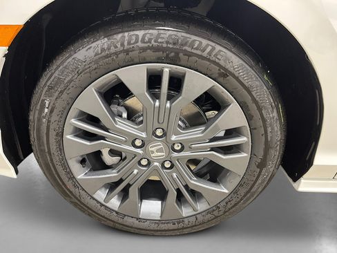 New 2026 Honda Odyssey Touring image 11