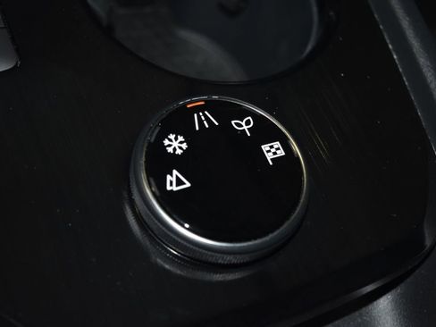 Used 2023 Nissan Rogue SV w/ SV Premium B Package image 17