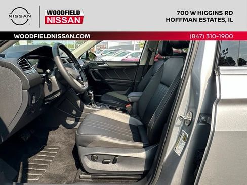 Used 2023 Volkswagen Tiguan SE w/ Panoramic Sunroof Package FWD image 24