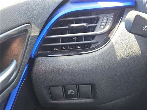 Used 2020 Toyota C-HR XLE FWD image 24
