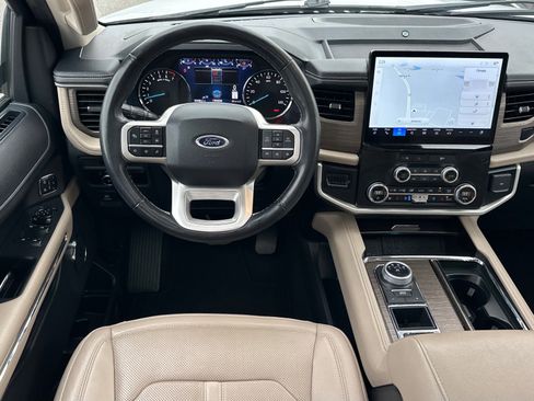 Used 2024 Ford Expedition Limited image 8