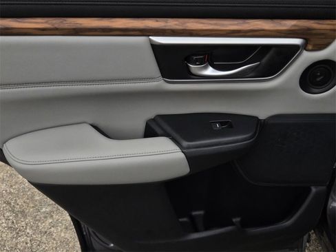 Used 2021 Honda CR-V Touring image 12