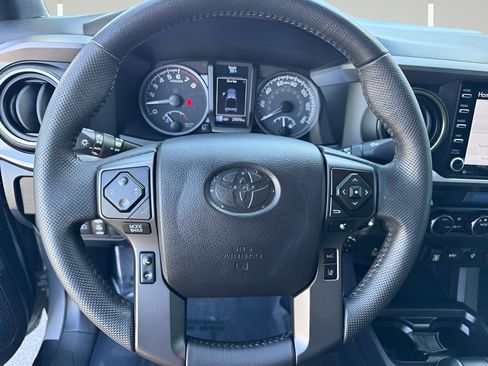 Used 2021 Toyota Tacoma TRD Off-Road w/ Technology Package image 13