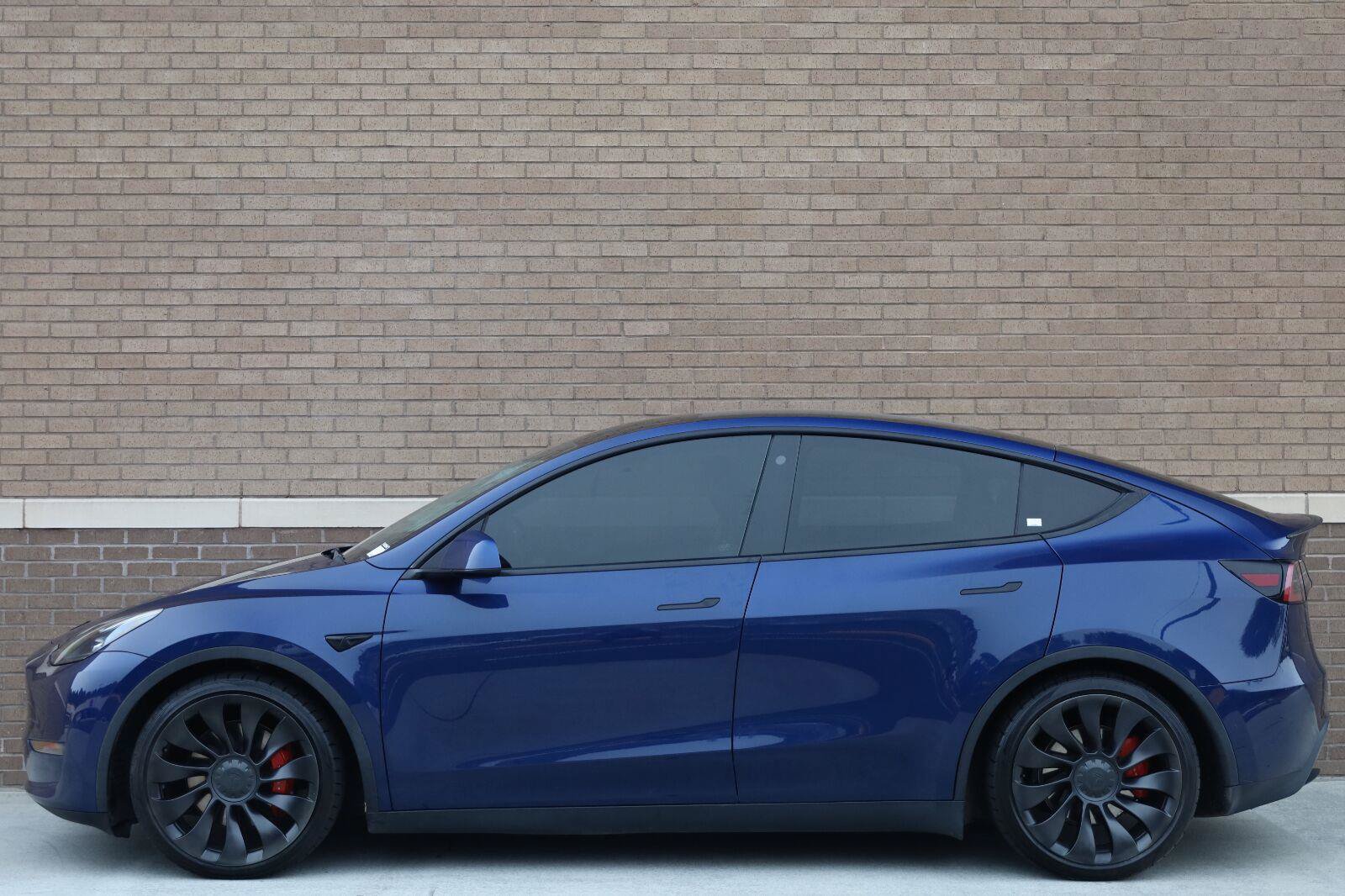 Used 2021 Tesla Model Y Performance AWD/4WD image 2