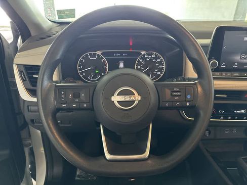 Used 2024 Nissan Rogue SV FWD image 14