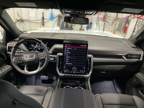 Used 2026 GMC Yukon Elevation AWD/4WD image 18