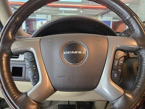 Used 2013 GMC Yukon Denali AWD/4WD image 25