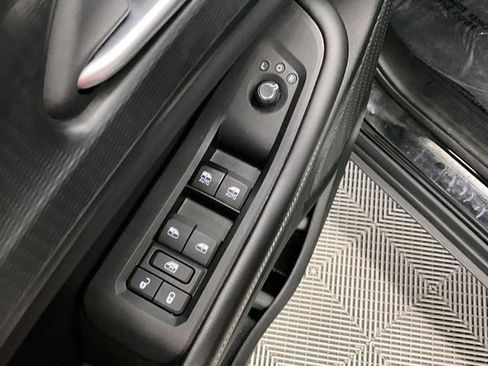 Used 2024 Jeep Grand Cherokee Altitude AWD/4WD image 39