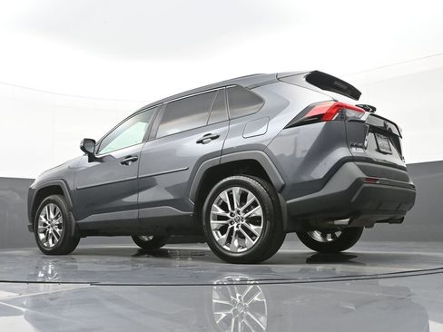 Used 2021 Toyota RAV4 XLE Premium image 47