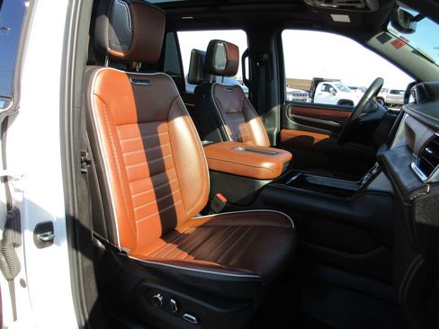 Certified 2023 GMC Yukon Denali Ultimate AWD/4WD image 28