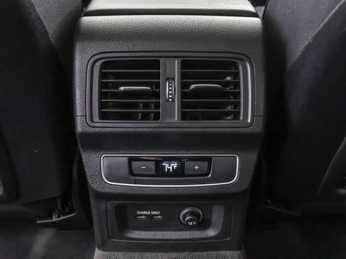 Used 2023 Audi SQ5 Premium w/ Convenience Package image 38