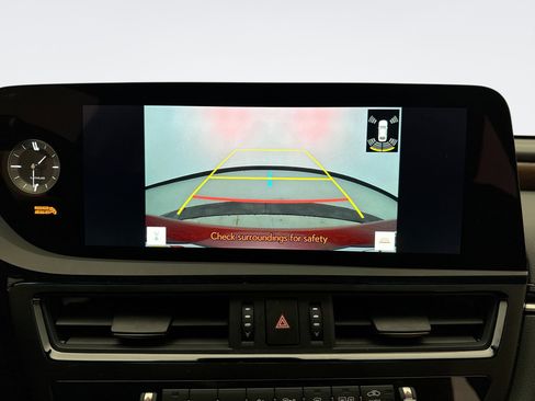 Used 2025 Lexus ES 350 w/ Premium Package image 16