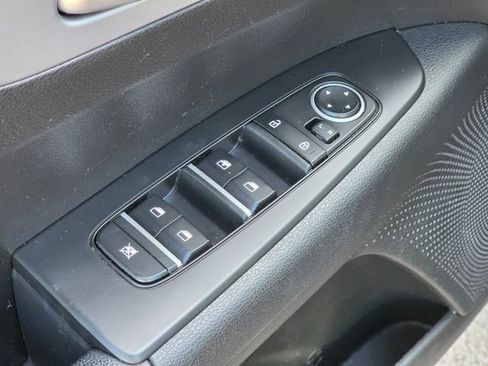 Used 2023 Kia Forte LXS w/ LXS Technology Package image 18