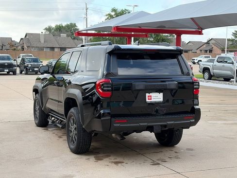 Used 2025 Toyota 4Runner SR5 AWD/4WD image 5