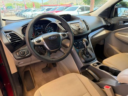 Used 2016 Ford Escape SE FWD image 14