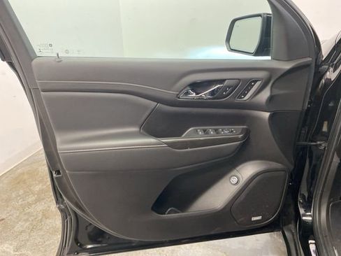 Certified 2023 GMC Acadia SLT w/ Elevation Edition image 21