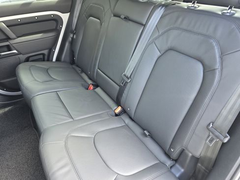 New 2026 Land Rover Defender 110 X-Dynamic SE image 12