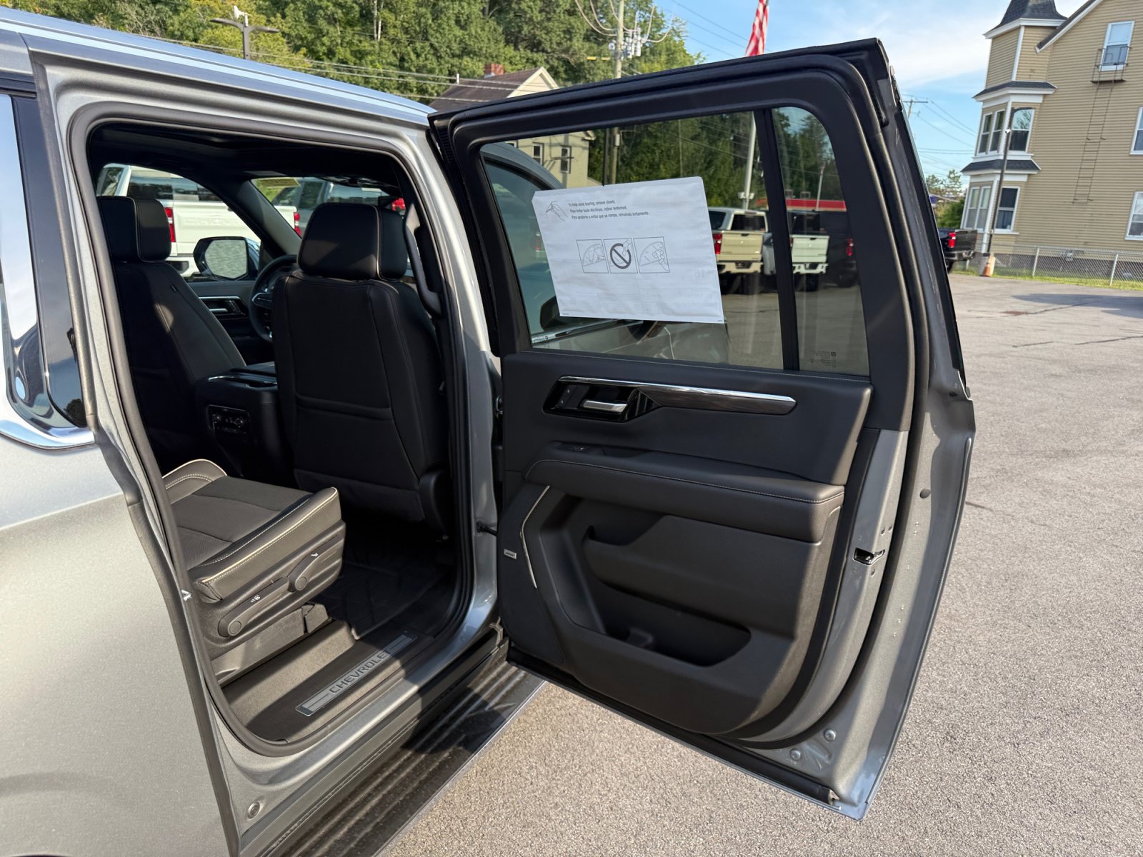 New 2026 Chevrolet Suburban Premier w/ Sun And Tow Package AWD/4WD image 26