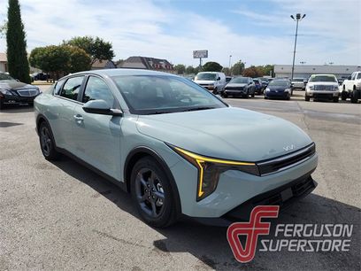 New 2025 Kia K4 LXS