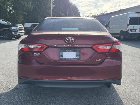 Used 2018 Toyota Camry LE FWD image 6