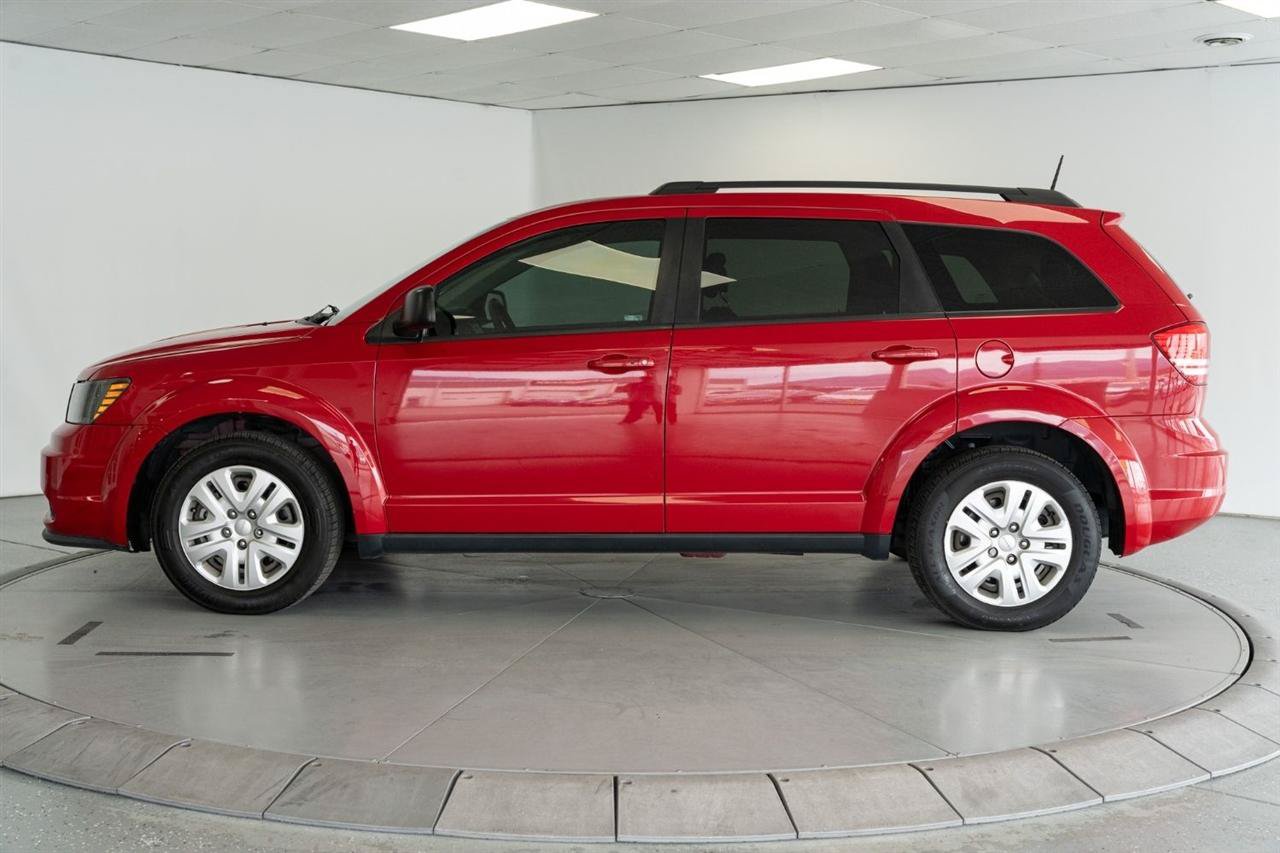 Used 2019 Dodge Journey SE FWD image 4