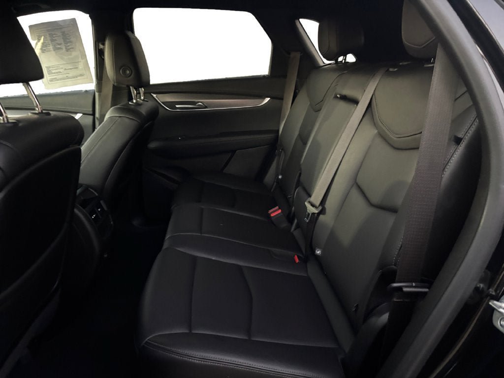 Certified 2024 Cadillac XT5 Luxury FWD image 16