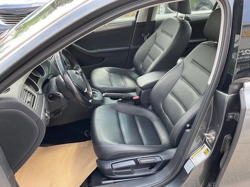 Used 2018 Volkswagen Jetta SE FWD image 13