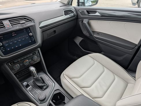 Used 2019 Volkswagen Tiguan SEL Premium w/ 3rd Row Seat Package AWD/4WD image 14