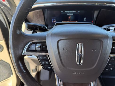 Used 2023 Lincoln Navigator Reserve image 25