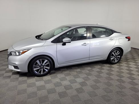 Used 2021 Nissan Versa SV FWD image 2